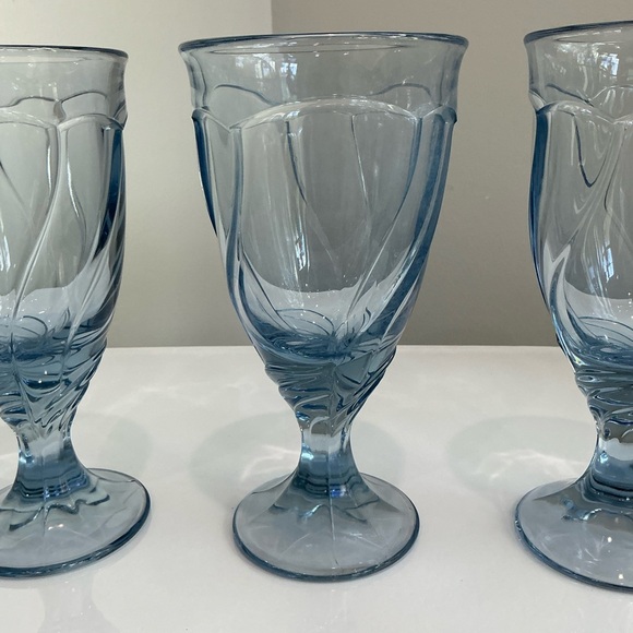 Set of 4 Vintage Noritake Swirl Ice Blue Thick Stemmed Wine or Drinking Glasses - Picture 3 of 11